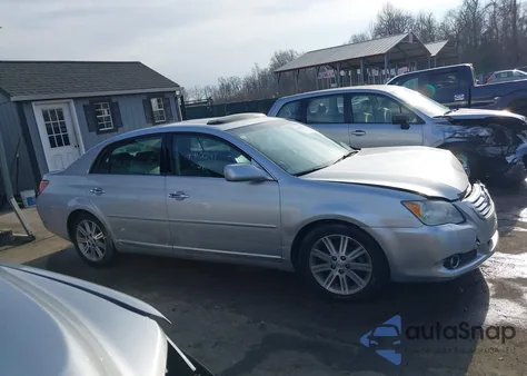2008 Toyota Avalon Limited z USA, uszkodzony, nr VIN 4T1BK36B28U263202